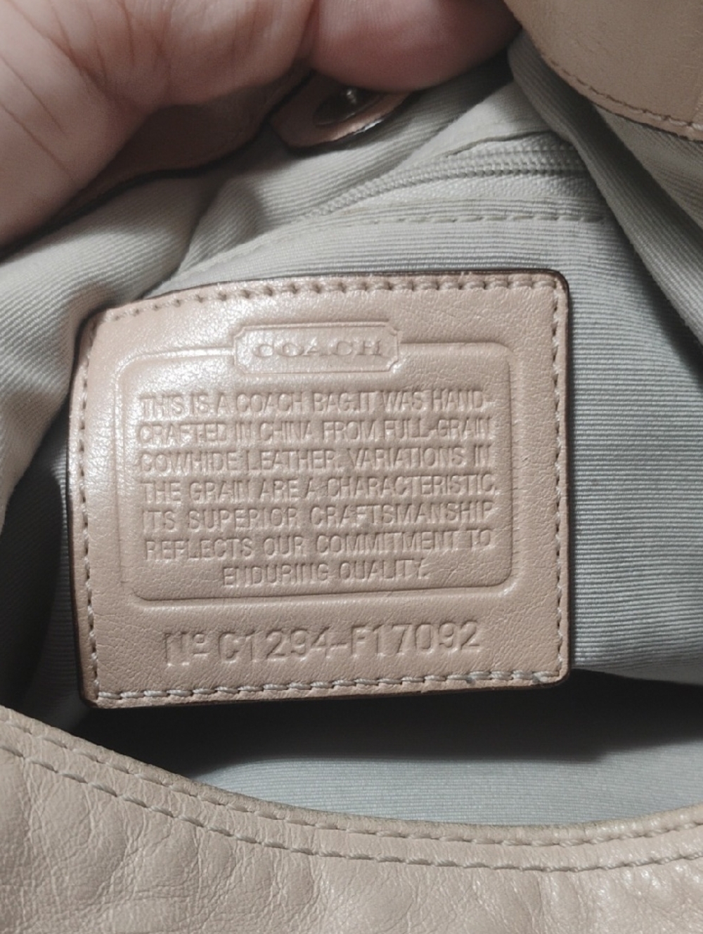Coach Soho Lynn leather hobo shoulder bag In Shell Pink - Pre-loved Signs Of Use - Picture 8 of 14
